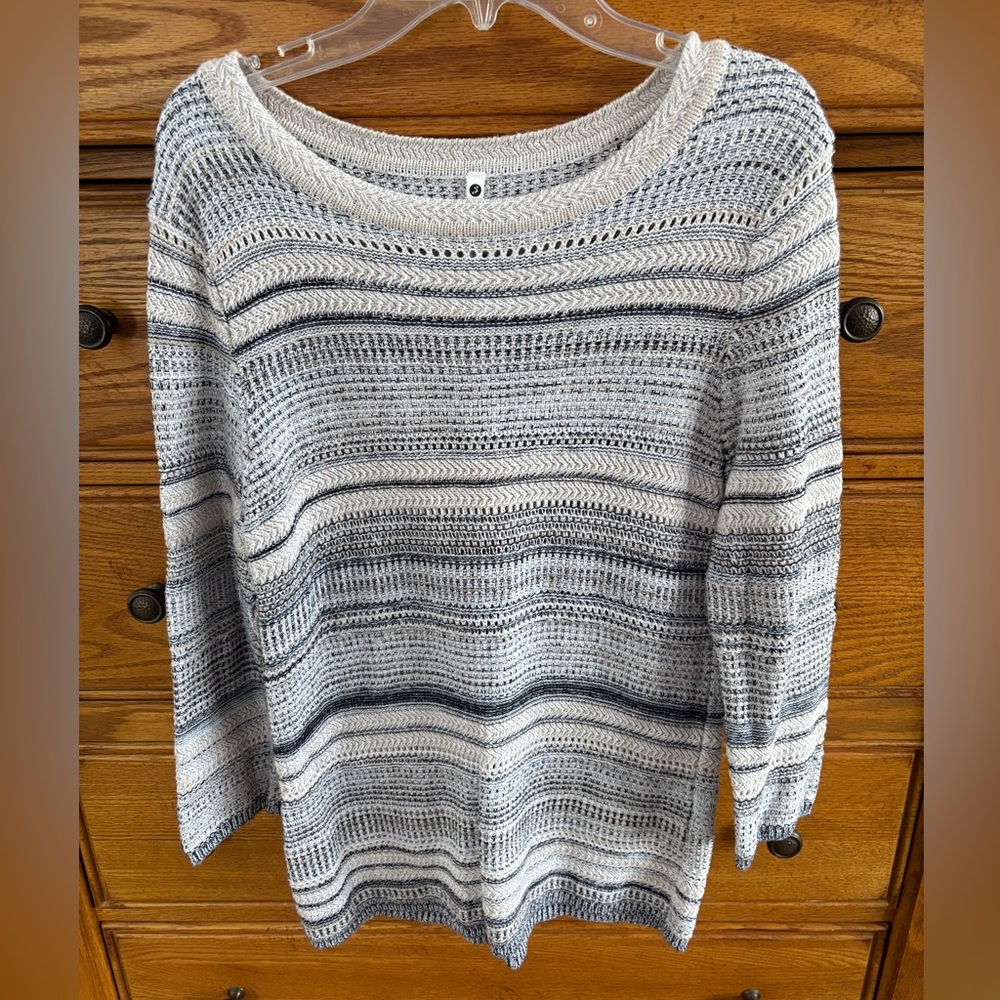 Leo & Nicole 100% Cotton Black & Ivory Striped 3/4 Sleeve Sweater